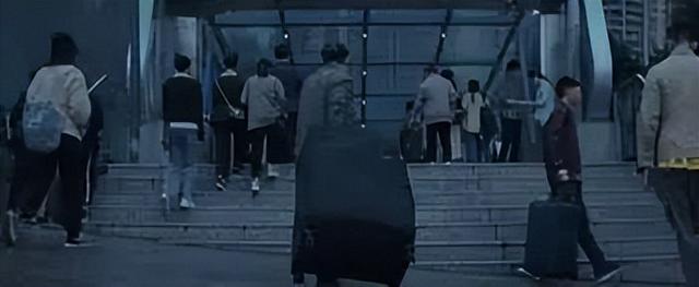 无宣发的空降剧，竟成“深海鱼雷”好评不断，我连夜猛追三集