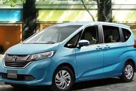 2023款7座飞度实拍，1.5混动引擎+黑武士套件，一箱油跑1000KM图片