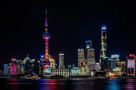 东北小伙到上海旅游，点了4道菜，不敢相信账单，店老板：没坑人图片