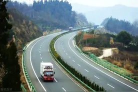 03年317大案有多残忍？28名婴儿被喂安眠药，装旅行包，放行李架图片