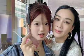 钟丽缇最丑女儿变清纯美女，15岁生日被提醒不要早恋！图片