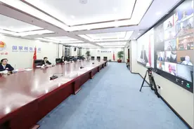 王军出席第十四届税收征管论坛大会并作主题发言：携手应对新挑战 阔步实现新发展图片