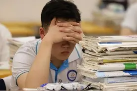 2019年，兰州21岁高三学生跳下黄河，生前遗言：下辈子别做我妈了图片