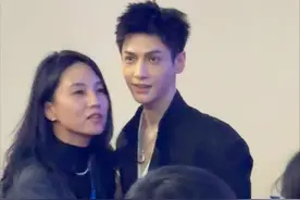 我的天罗云熙增肥成功了，脸颊饱满柔和，颜值回春，状态恢复巅峰图片