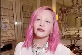 麦当娜出柜？最新短片引爆热烈话题，承认喜欢女生？图片