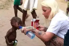 5年前被父母遗弃，流浪8个月的非洲“讨水男孩”，现在咋样了图片