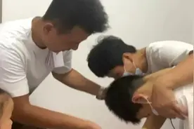 外卖小哥跳江救下落水男童，第二天收到了一个特殊礼物图片