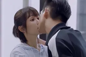 拍吻戏有“生理反应”该咋办？赵丽颖语出惊人，杨幂回答尽显老道图片