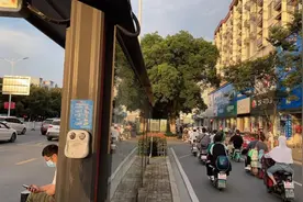 速扩！南昌182个公交站点可自助充值图片