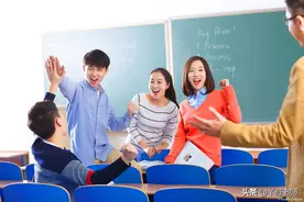 穷学生爱上美女教师酿祸端，教师应该如何对待师生恋图片