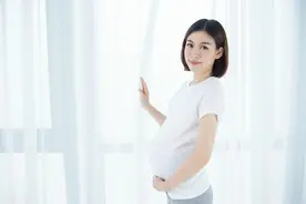 52岁婆婆竟然怀孕了，孩子却不知道是谁的，真相让我大吃一惊图片
