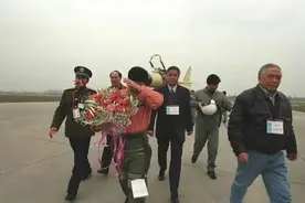 祝贺歼-10战机首飞25周年，老骥伏枥的老型号，还能继续改进吗？图片