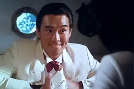 郑浩南：出道即巅峰，身材保养如小鲜肉，年近60突遭妻子狠心离开图片