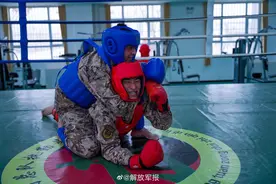 “拳”速出击！看武警官兵搏击对抗训练图片