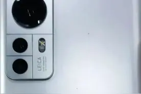 疑似小米 12S 真机曝光，背面相机有徕卡英文“LEICA”标识 Logo图片