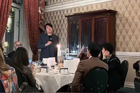 恩师朱雅芬才去世一天，郎朗就办顶级私人宴会，现场奢华非富即贵图片