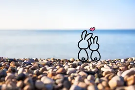 异性之间，一旦有了这些表现，其实很快就可以发展为恋人图片