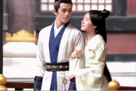 主动牵手赵露思！吴磊《月升沧海》中秋剧照拍摄花絮来了，好甜图片