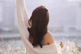 港姐十强吃霸王餐遭批，自称帮餐厅做宣传拒付钱，饭后仅晒背影照图片