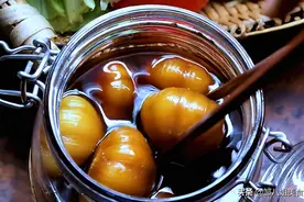 新蒜上市了，别错过腌糖蒜！教你小诀窍，酸甜脆爽，保存时间长图片