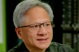 被中国制裁后，黄仁勋抵达深圳高调周游中国，他不怕被逮捕扣押？图片