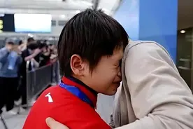 保持势头！全红婵预赛调整心态再超陈芋汐，现已身价千万年薪丰厚图片