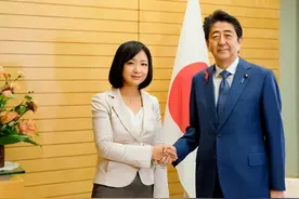 凤凰卫视李淼发文缅怀安倍，生前曾多次受邀采访他，还晒出了合影图片