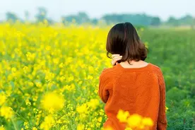 女人在微信上频繁给你发三个字，其实是在暗示你，她想你了图片