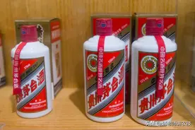 茅台附赠的两个小酒杯只是用来喝酒的吗？建议弄懂，以免闹笑话图片