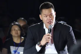 广东7人合同续约完毕！阿联周鹏顶薪，赵睿降薪，徐杰年薪压曹芳图片