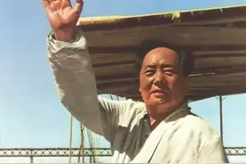 1959年，毛主席去韶山水库游泳，遇一农夫，主席呼三声，闻者动容图片