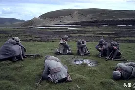 在战火纷飞的战场上军人要怎么睡觉？1928年5月4日井冈山会师图片