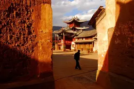 这18个商业化弱的避世古镇，适合躺平还不费钱​，有空了去小住几日图片