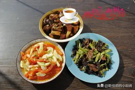 入秋后母子俩3菜午餐，荤素搭配家人都爱吃，补而不燥很适合秋天图片