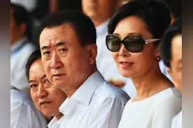 万达、万科争霸30年，为何王石被王健林压着？或许原因在“夫人”图片