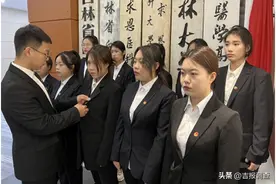 65载春华秋实，薪火相传——白城医学高等专科学校药学院组织全体学生参观校史馆图片