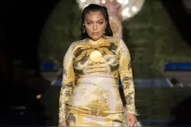 时尚无关胖瘦，200斤博主“穿大码女装”依然优雅美丽图片