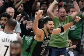 前辈观点！苏群回应徐静雨解说争议，杨毅阴阳怪气图片