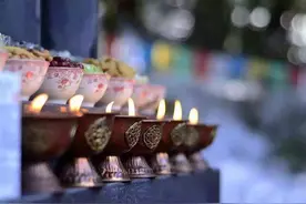 腊八里的诗词盛宴：僧粥晓分惊腊日，今年逢腊远思家图片