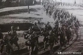 山东面积并不大，为什么解放战争时华野和中野都在该省作战？图片