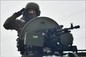 15000辆战车武器，损失5000辆，俄军看了看家底，再打10年没问题图片