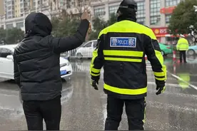 风雪中的鄂州，有他们真暖图片