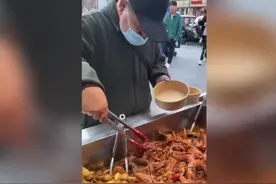 用一条街的温情，守护50岁的“童真”！河南这条小吃街火了图片