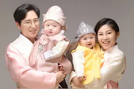 山东女硕士远嫁韩国生下双胞胎，和婆婆时有矛盾，今老公考上博士图片