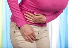 绝经后又来月经？这多半与3个因素有关，别不当回事，需对症治疗图片