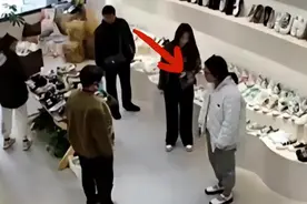 28岁工资还上交父母？因200元鞋子下跪女生后续，果然家里有弟弟图片