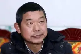 女儿出嫁路上出车祸，隐瞒26年不回娘家，男子做了26年未婚夫图片