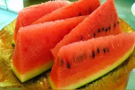 甜瓜、哈密瓜、西瓜，糖尿病人能吃哪种瓜？会升血糖吗？一次说清图片