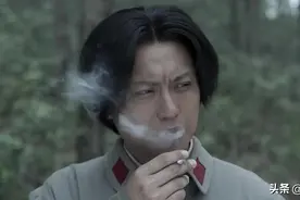 毛泽东深夜提着一盏马灯，探望病床上的王稼祥：下一步该怎么走？图片