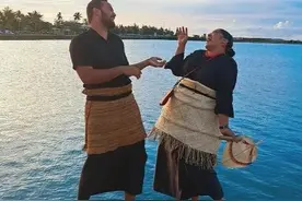 汤加王国:胖子的天堂，90%国民超重，周日不准锻炼，男人爱穿裙子图片